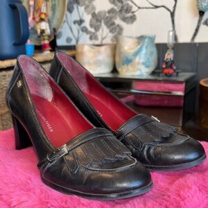 EUC  Tommy Hilfiger black leather heeled loafers WITH CUTE SILVER BUCKLE ACCEN